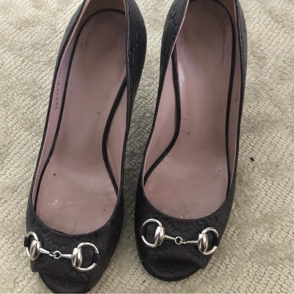 Gucci pumps
